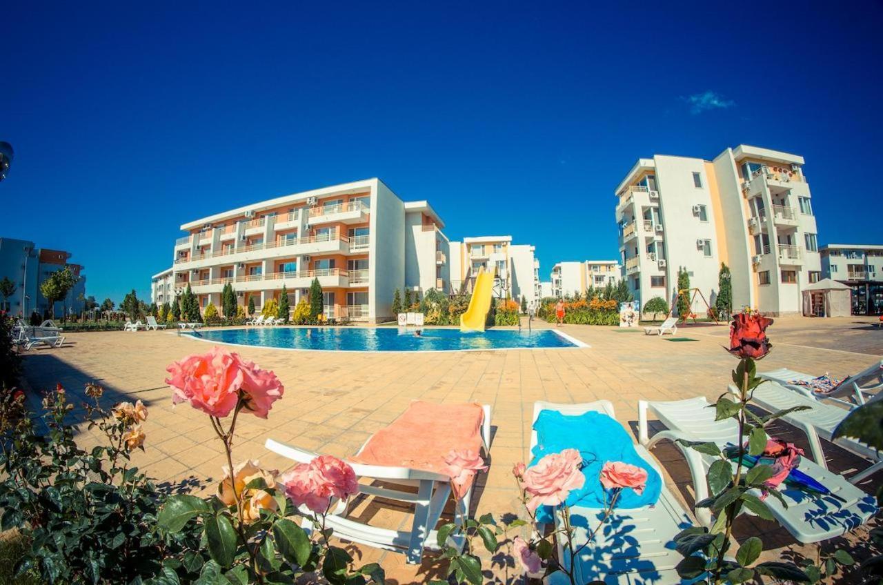 Nessebar Fort Club - Prestige Apartments Slântsjev Brjag Eksteriør bilde